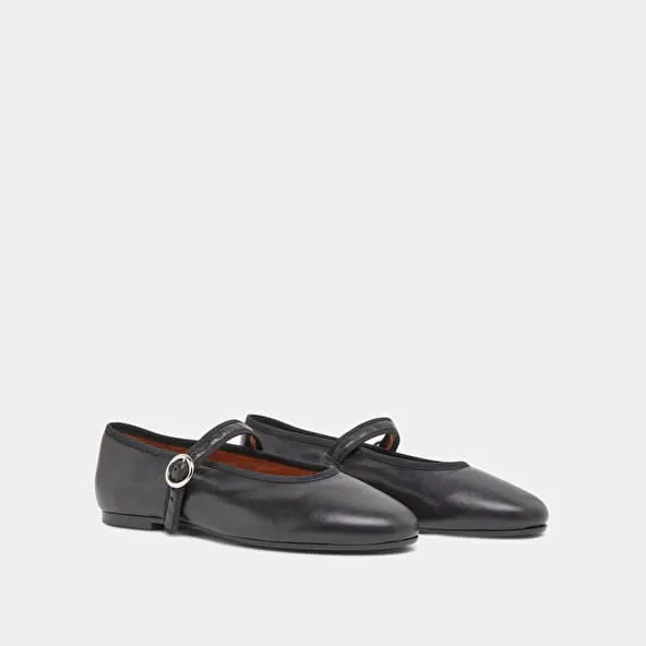 Ballet flats with straps and adjustable buckles in black leather