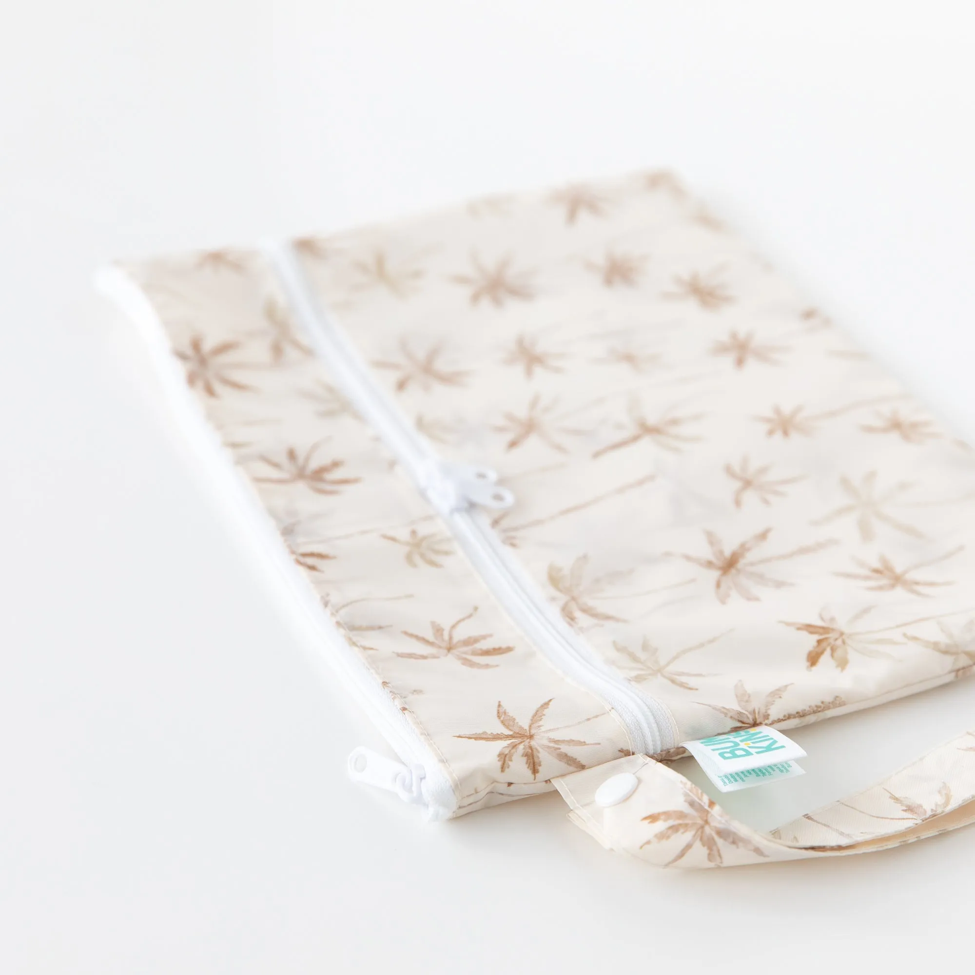 Wet/Dry Clutch: Palm Daze